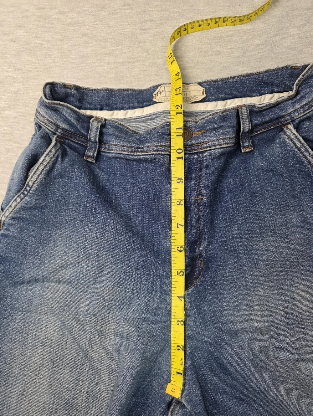 Free People Cropped Wide Leg Raw Hem High Rise Jeans in Medium Blue Size 28